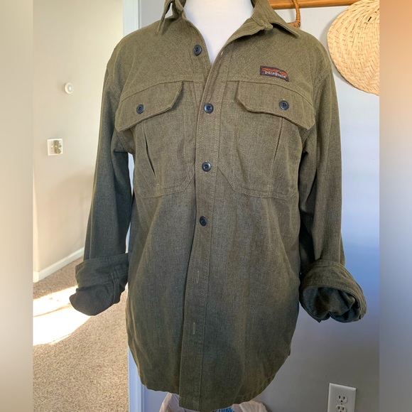 Patagonia (Men’s) workwear button up - Picture 1 of 7